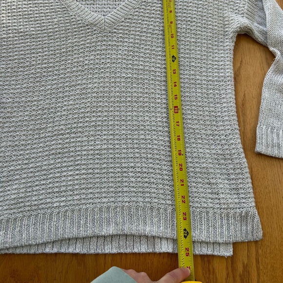 Banana Republic Women's Large Linen Blend V-Neck Knit Sweater Silver Tunic - Picture 9 of 9